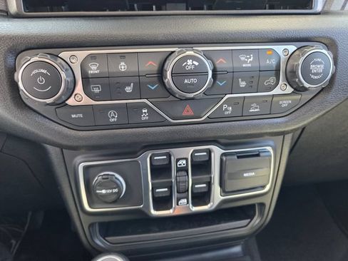 Used 2026 Jeep Wrangler Unlimited Sport AWD/4WD image 25