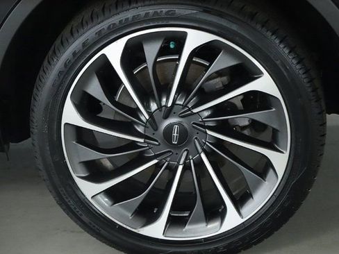 Certified 2023 Lincoln Aviator Reserve w/ Equipment Group 201A image 40