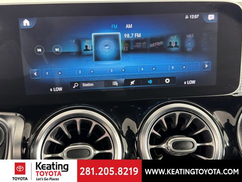 Used 2021 Mercedes-Benz GLB 250 4MATIC image 22