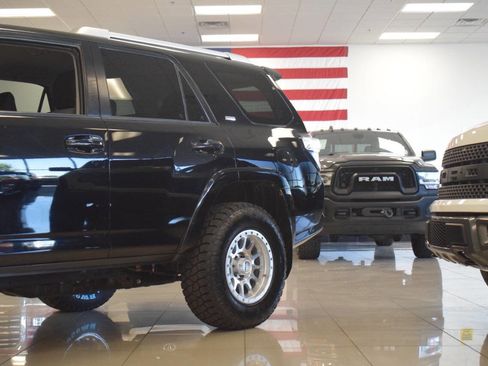 Used 2014 Toyota 4Runner SR5 AWD/4WD image 49