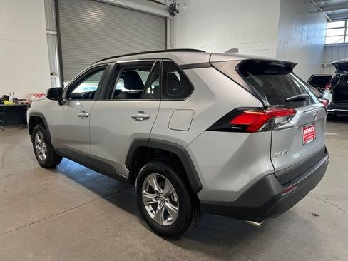 Used 2025 Toyota RAV4 XLE AWD/4WD image 5