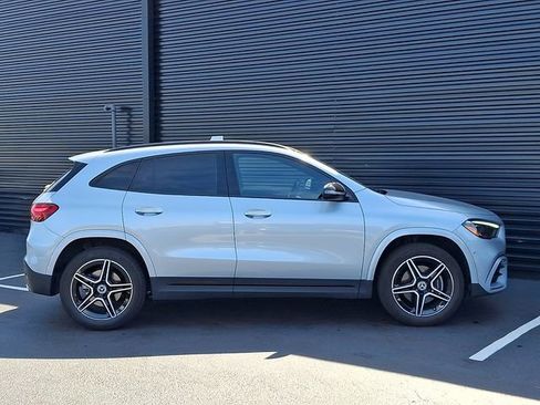 Used 2025 Mercedes-Benz GLA 250 4MATIC image 8