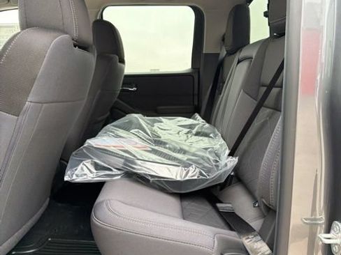 Used 2026 Nissan Frontier SV w/ All-Weather Content Package RWD image 10