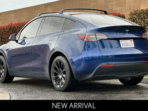 Used 2021 Tesla Model Y Long Range image 6