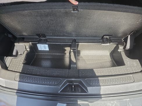 Used 2019 GMC Acadia SLE image 11