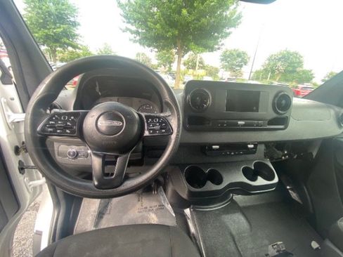 Used 2019 Freightliner Sprinter 3500 w/ Premium Package RWD image 27