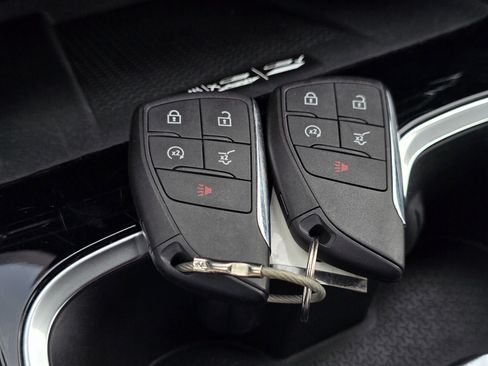 Used 2025 Chevrolet Traverse LT FWD image 33