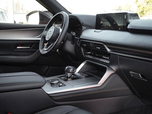 Certified 2025 MAZDA CX-70 3.3 Turbo S w/ Premium Package image 35