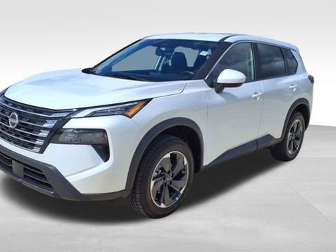 Used 2025 Nissan Rogue SV image 3