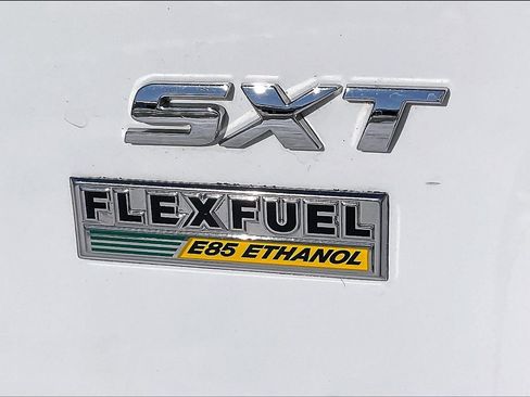 Used 2018 Dodge Grand Caravan SXT image 28