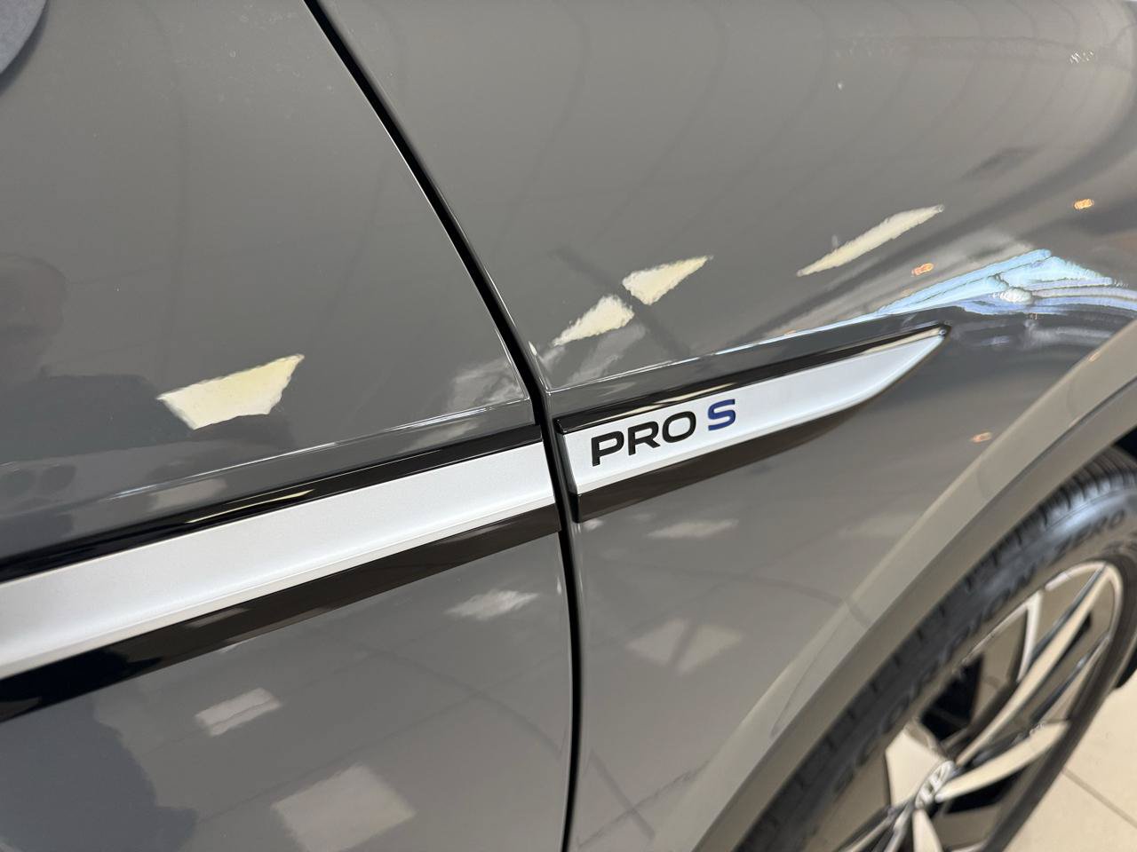 Used 2023 Volkswagen ID.4 Pro S RWD image 32