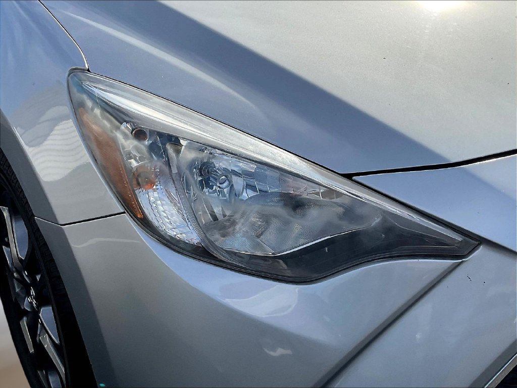 Used 2019 Toyota Yaris LE FWD image 29
