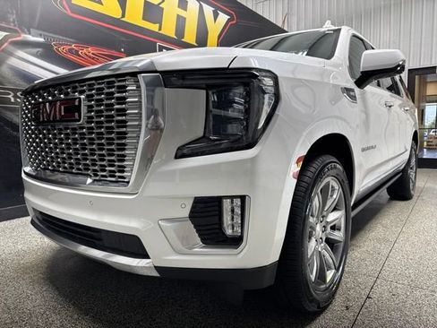 Used 2022 GMC Yukon XL Denali AWD/4WD image 2
