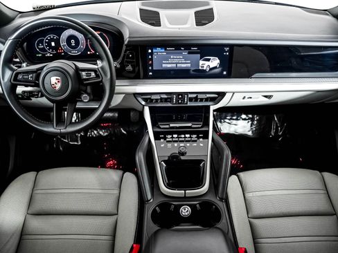 Certified 2024 Porsche Cayenne AWD/4WD image 14