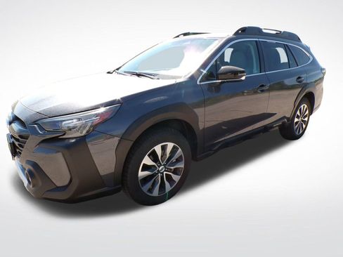 Used 2025 Subaru Outback Limited AWD/4WD image 2