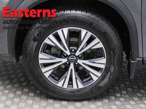 Used 2022 Nissan Rogue SV image 33