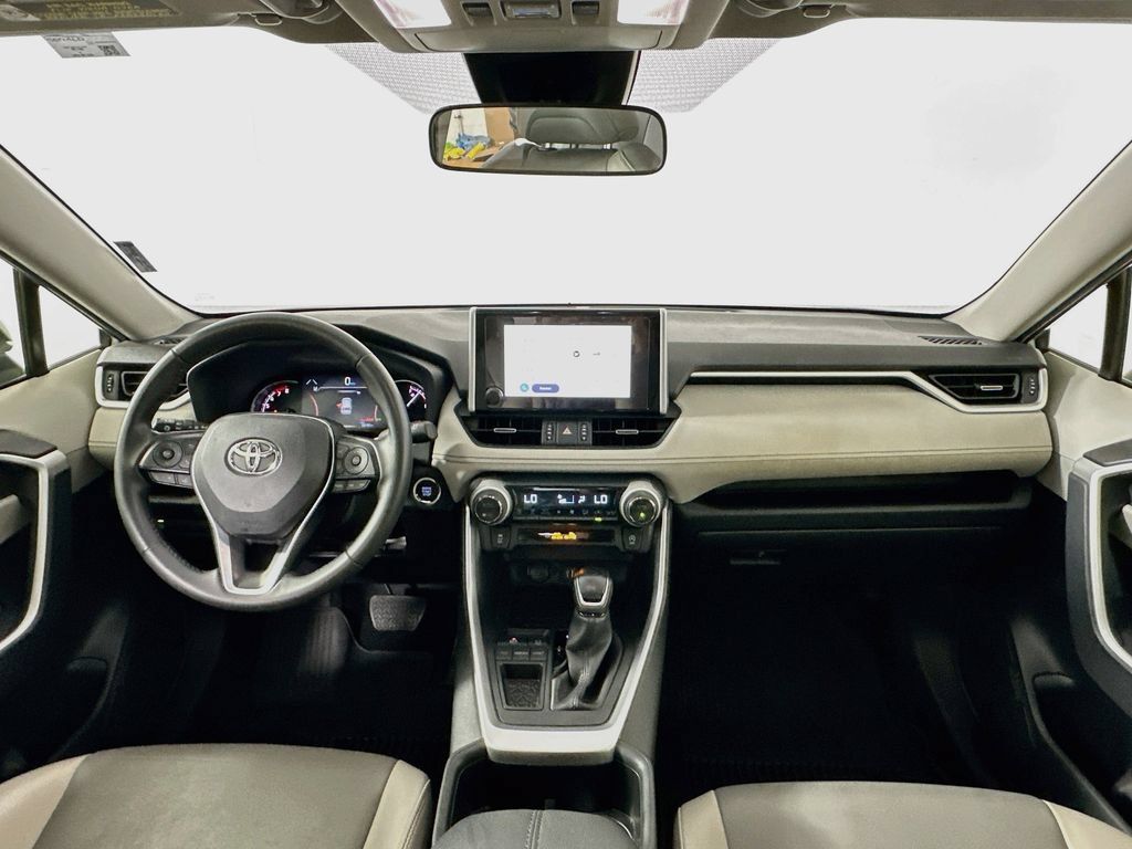 Used 2023 Toyota RAV4 XLE Premium FWD image 3