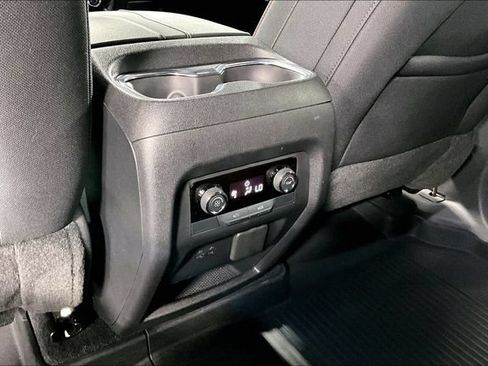 Used 2024 Chevrolet Traverse Z71 w/ Enhanced Driving Package AWD/4WD image 11