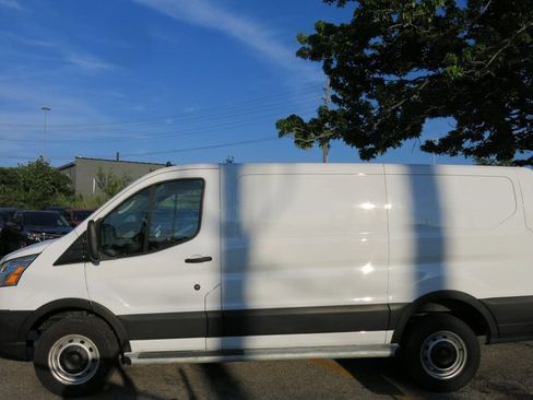 Used 2022 Ford Transit 250 Low Roof w/ Exterior Upgrade Package RWD image 6