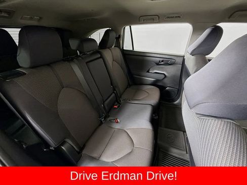 Used 2023 Toyota Highlander L FWD image 27