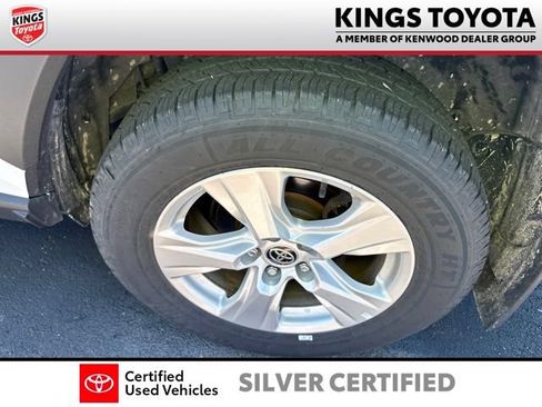Used 2021 Toyota RAV4 XLE w/ Convenience Package AWD/4WD image 12