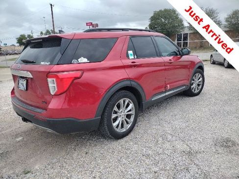 Used 2021 Ford Explorer XLT w/ Equipment Group 202A RWD image 10