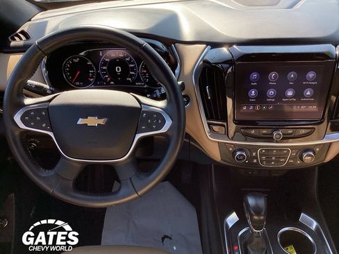 Used 2022 Chevrolet Traverse Premier AWD/4WD image 18
