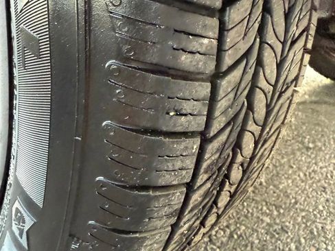 Used 2015 Toyota Yaris SE image 23