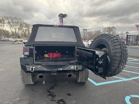 Used 2016 Jeep Wrangler Unlimited Sport image 27