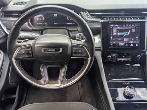 Used 2022 Jeep Grand Cherokee L Laredo AWD/4WD image 27