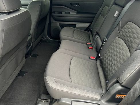 Used 2024 Nissan Pathfinder SV FWD image 16