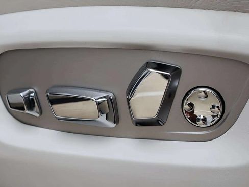 Certified 2016 Rolls-Royce Ghost RWD image 17