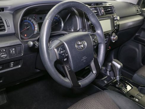 Used 2019 Toyota 4Runner TRD Off-Road AWD/4WD image 21
