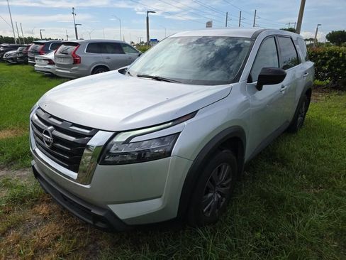 Certified 2024 Nissan Pathfinder S FWD image 2