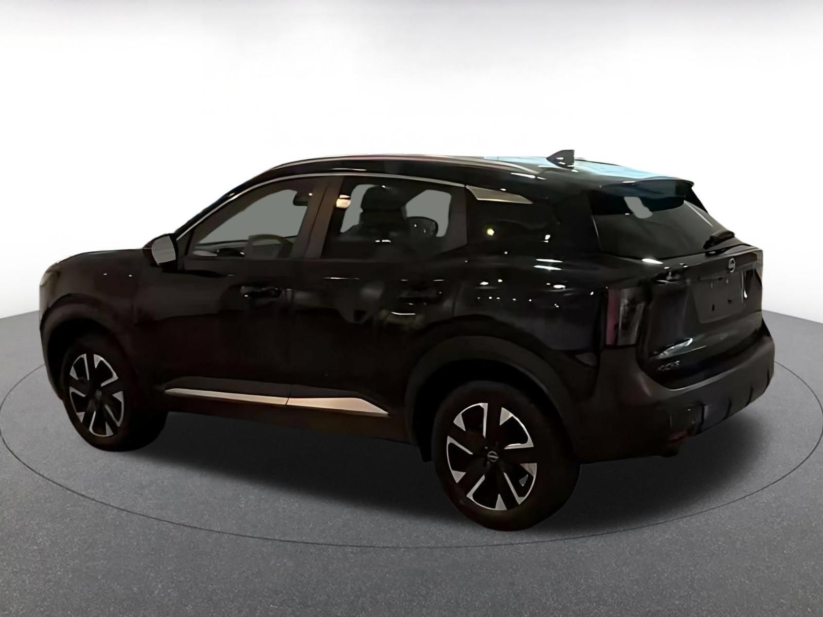 Used 2026 Nissan Kicks SV w/ Cold Weather Package AWD/4WD image 14