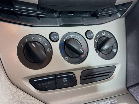 Used 2014 Ford Focus SE image 14