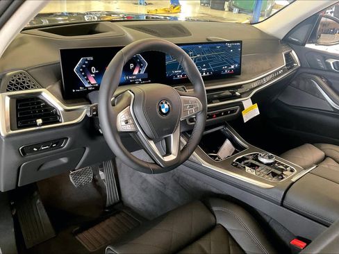 New 2026 BMW X7 xDrive40i w/ Premium Package image 8