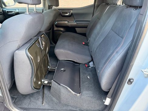 Used 2019 Toyota Tacoma TRD Off-Road image 18