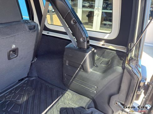 Used 2020 Jeep Wrangler Unlimited Sport S image 9