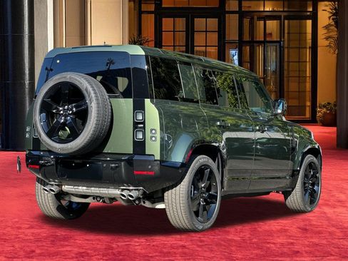 New 2026 Land Rover Defender 110 X-Dynamic SE image 10