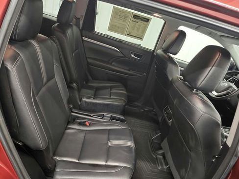 Used 2017 Toyota Highlander SE FWD image 44