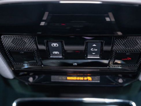 Used 2025 Land Rover Range Rover Sport Dynamic SE image 23