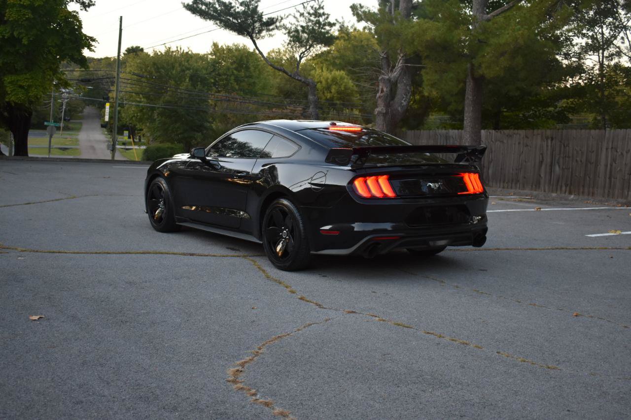 Used 2019 Ford Mustang Coupe RWD image 4