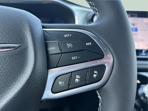 New 2026 Chrysler Pacifica Limited image 16