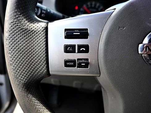 Used 2016 Nissan Frontier SV RWD image 10