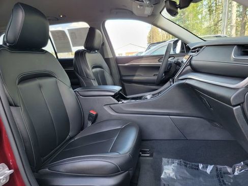 Certified 2023 Jeep Grand Cherokee Limited image 24