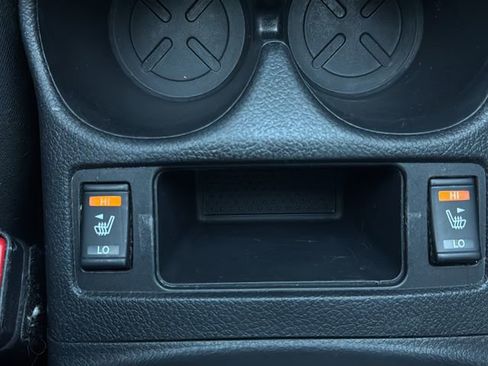 Used 2018 Nissan Rogue SV w/ Premium Package FWD image 32
