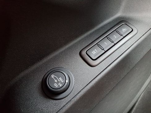 Used 2022 Chevrolet Equinox Premier image 20