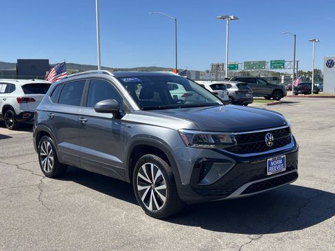 Used 2023 Volkswagen Taos SE w/ Panoramic Sunroof Package AWD/4WD image 28