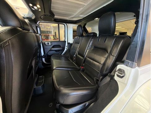 Used 2023 Jeep Wrangler Unlimited Sahara AWD/4WD image 25